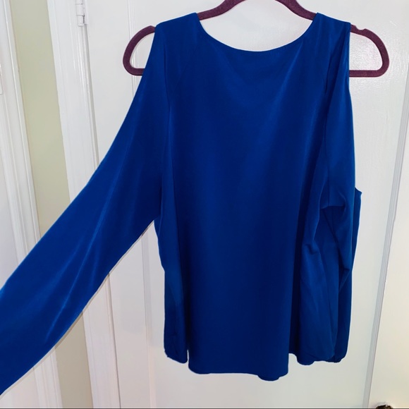 Cold Shoulder blouse - Picture 4 of 4